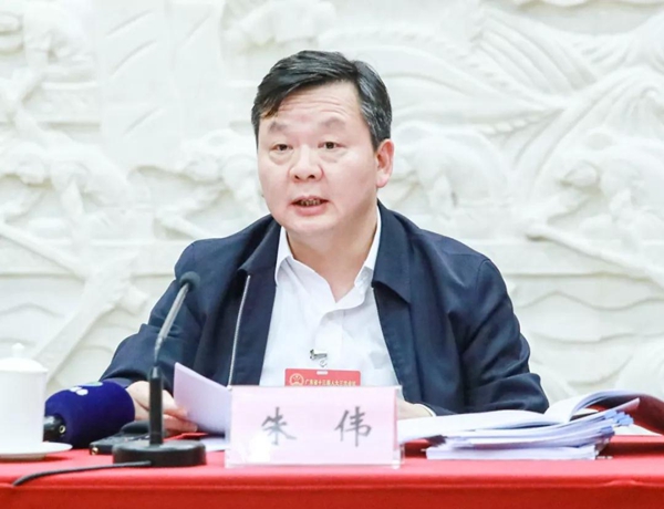 (广东省人大代表,佛山市市长朱伟)